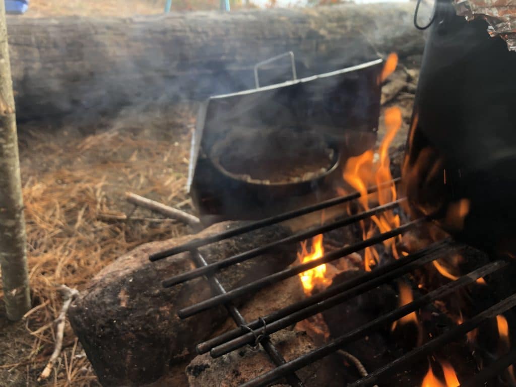 8 Pre-Seasoned 2 Quart Dutch Oven Without Legs - CampMaid