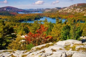 Hiking the crack in Killarney Provincial Park